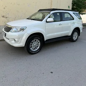 Toyota Fortuner 2012