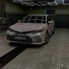 Toyota Camry Hybrid 2021