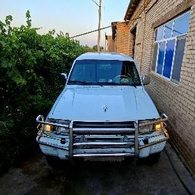 Mitsubishi Montero 1996
