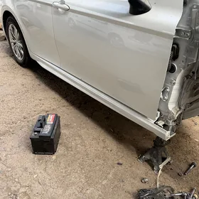 Xse camry bamper. parog