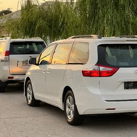 Toyota Sienna 2020