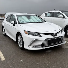 Toyota Camry 2021