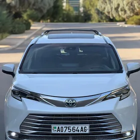 Toyota Sienna 2022