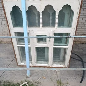 айна