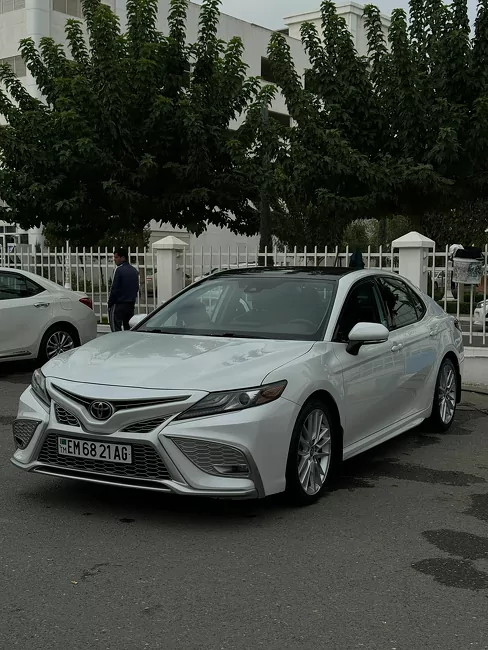 Toyota Camry 2021 - 1
