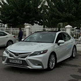 Toyota Camry 2021