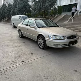 Toyota Camry 2001