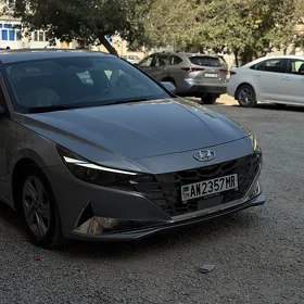 Hyundai Elantra 2022