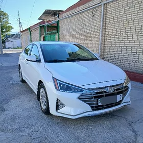 Hyundai Elantra 2020