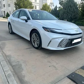Toyota Camry 2024