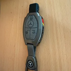 Mercedes-benz  açar cehol