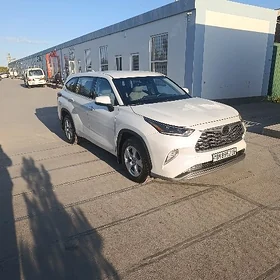 Toyota Highlander 2021