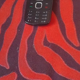 TELEFON  NOKIA  MODEL 6700 C-1