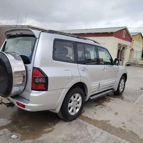 Mitsubishi Montero 2001