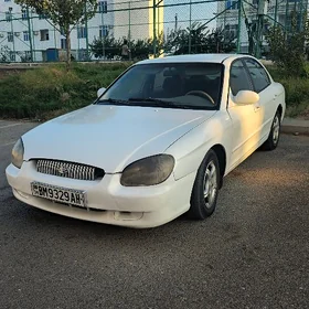 Hyundai Sonata 2001
