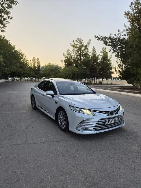 Toyota Camry 2018 - 1
