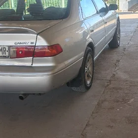 Toyota Camry 2000