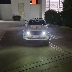 Mercedes-Benz E320 2002