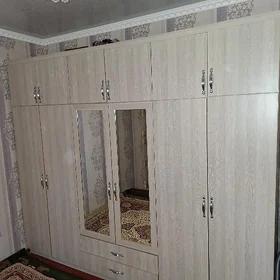Шкаф