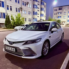Toyota Camry Hybrid 2022