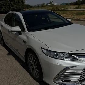 Toyota Camry 2024