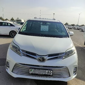 Toyota Sienna 2018