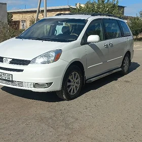 Toyota Sienna 2004