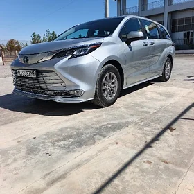 Toyota Sienna 2022