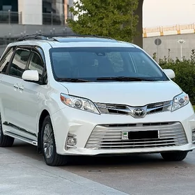 Toyota Sienna 2020