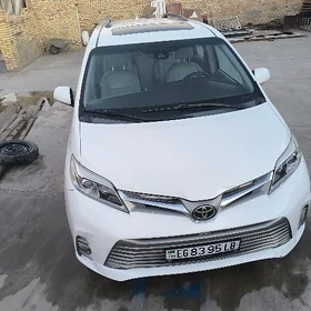 Toyota Sienna 2019