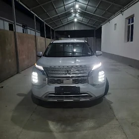 Mitsubishi Outlander 2021