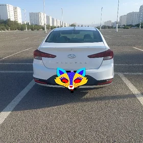 Hyundai Elantra 2020