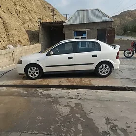 Opel Astra 2003