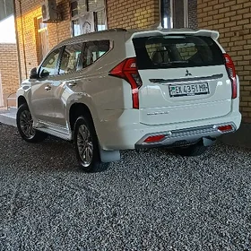 Mitsubishi Montero Sport 2023