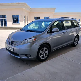 Toyota Sienna 2010