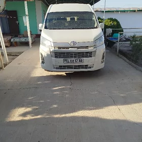 Toyota Hiace 2020