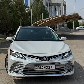 Toyota Camry 2021
