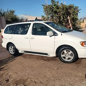 Toyota Sienna 2002