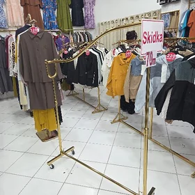 вешалки для магазина