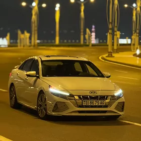 Hyundai Elantra 2022