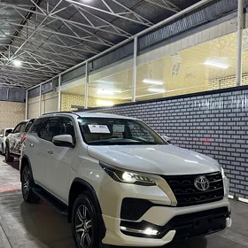 Toyota Fortuner 2024