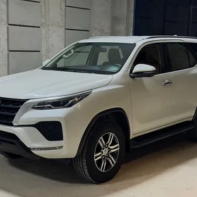 Toyota Fortuner 2022