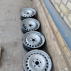 R16 disga