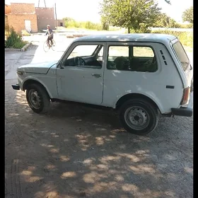 Lada Niva 2004