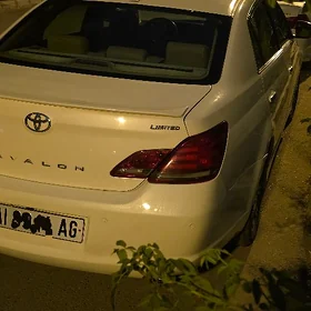 Toyota Avalon 2005
