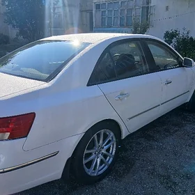 Hyundai Sonata 2010