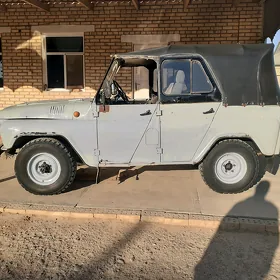 UAZ 469 1990