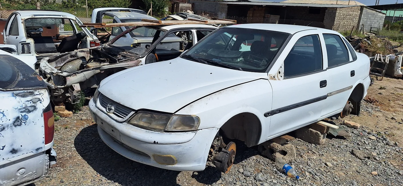 Opel Vectra 2000 - 1