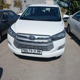 Toyota Innova 2021
