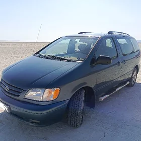 Toyota Sienna 2001